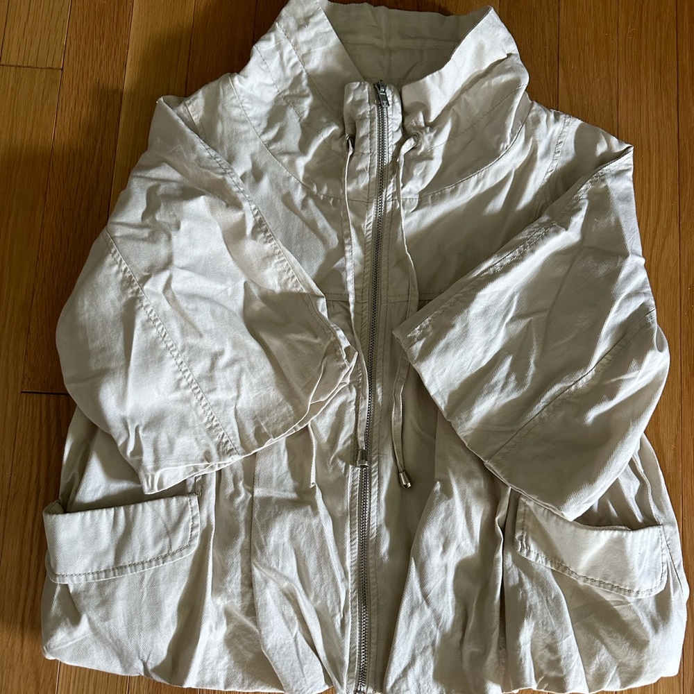 Twenty one stylish cream small lightweight lined zip down jacket w/2 pockets